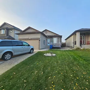 Guest house Home, Winnipeg